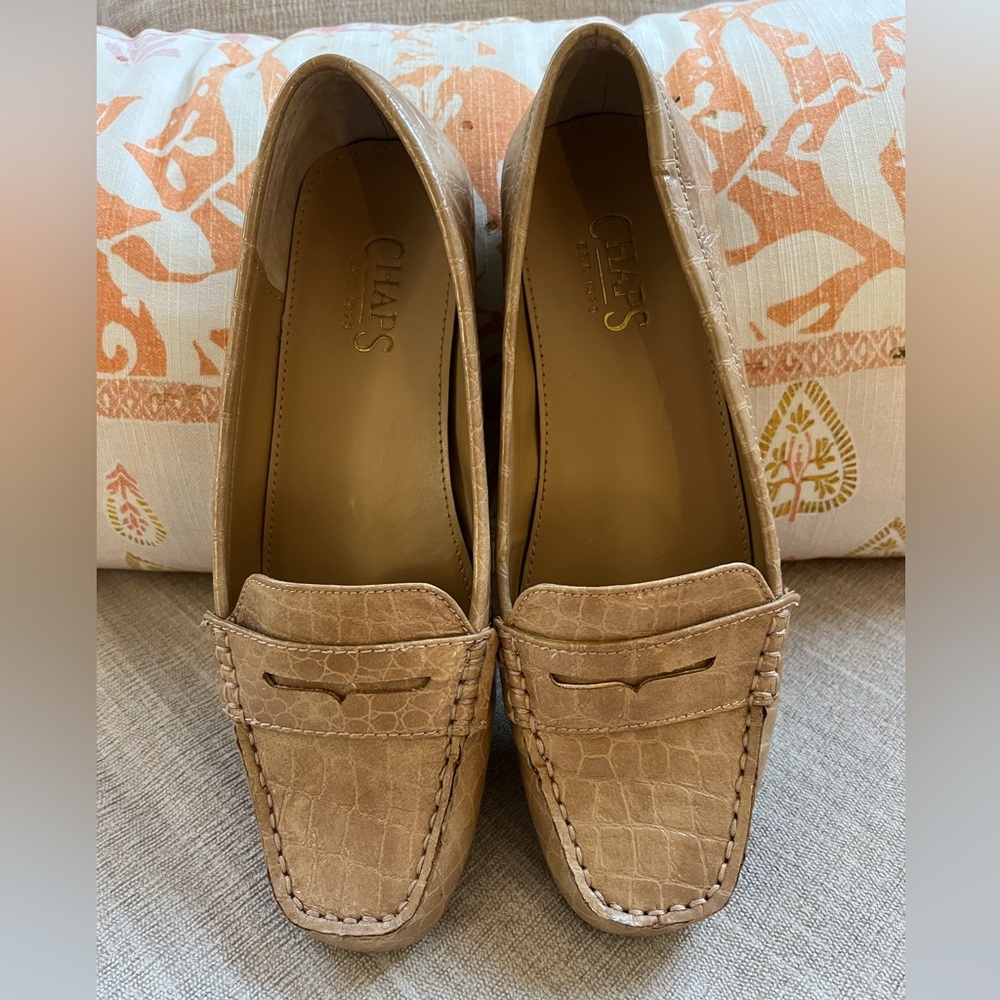 NWOB Chaps Ginger Tan Loafers. Women's Size: 8.5.